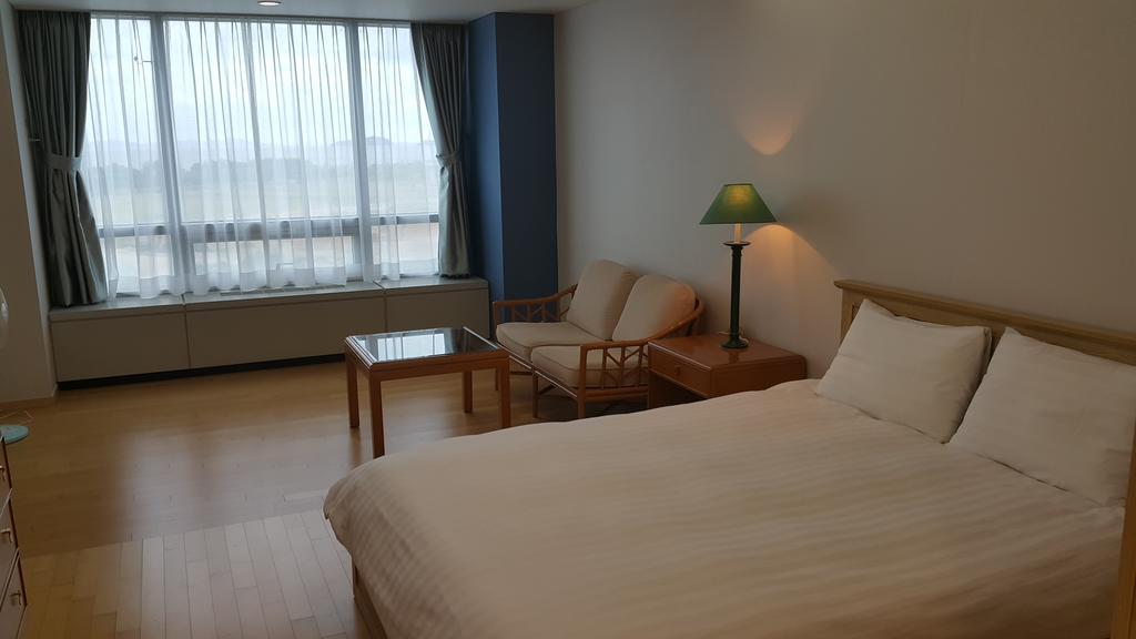 Crown House Hotel Incheon Bagian luar foto